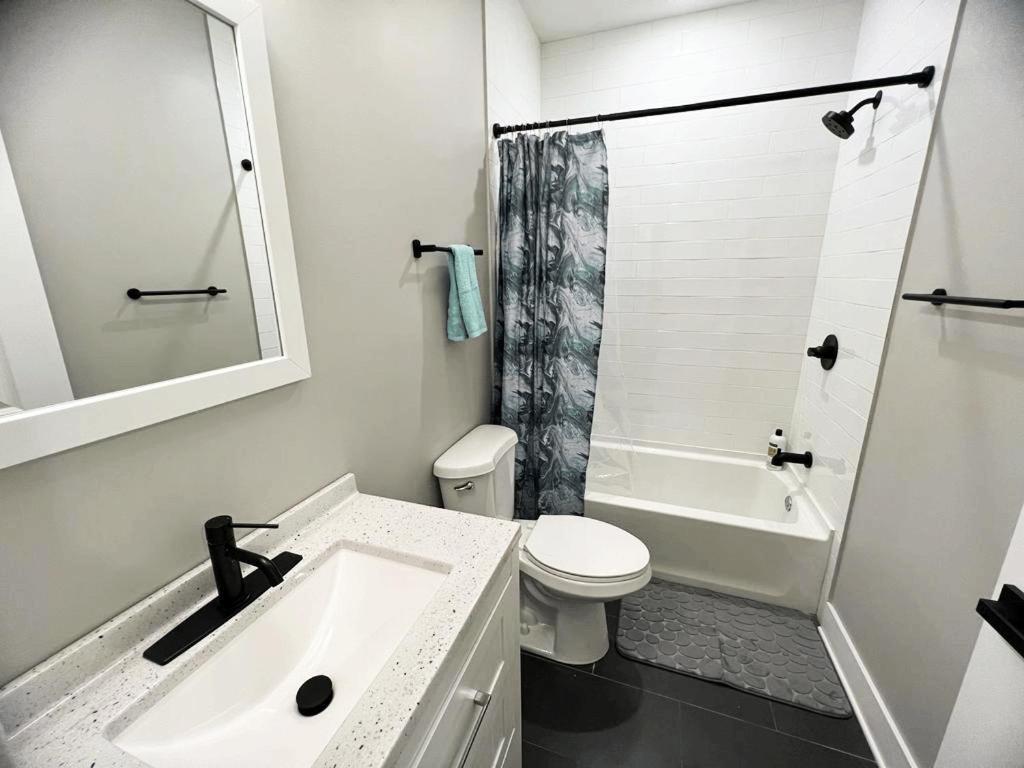 Modern 2Br 2Ba Apartment With Rooftop In Brewerytown Philadelphia Bagian luar foto